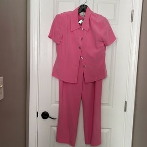 Maggy London Size small pink lady Pant suit
